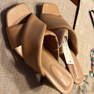 A• new day-Target size 8 sandals/ dress shoes.Nude